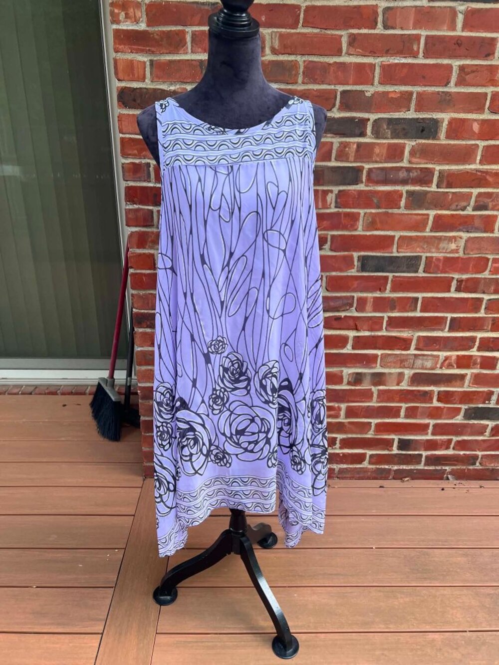 Signature By Robbie Bee Lavender and Black Floral Sheath Dress Size 16